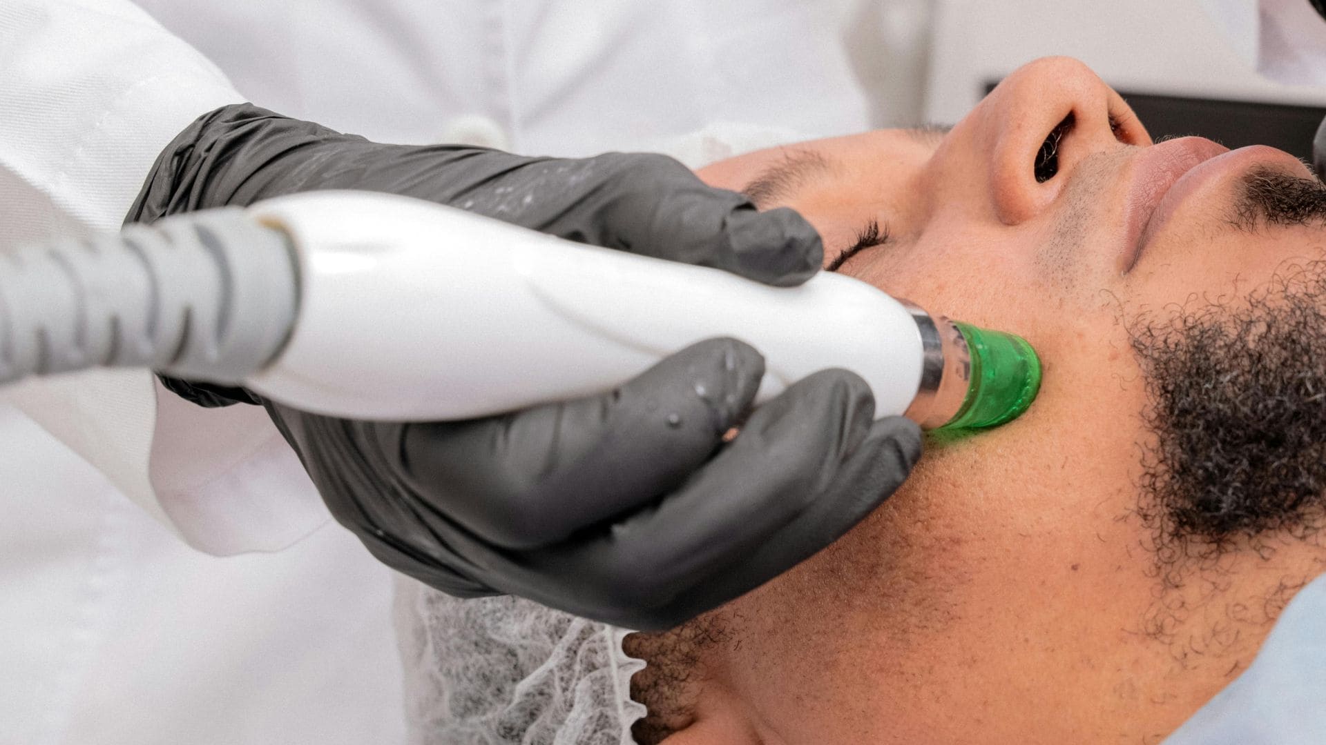 Limpieza facial con radiofrecuencia hombre - Beauty Inifinity